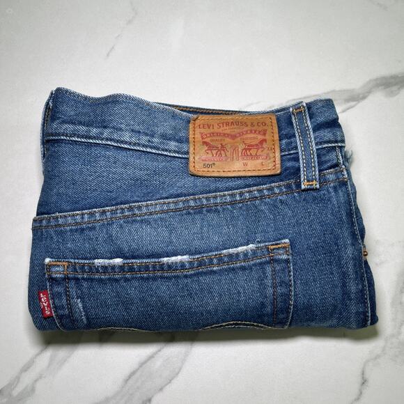 Levi's 501 Original Fit High Rise Women's Shorts Size 32 Distressed Button Fly - Picture 12 of 12